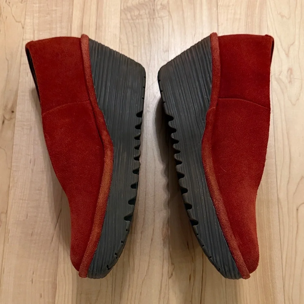 Fly London Yoni Suede Wedge EU 39/US 8-8.5 - Picture 2 of 5
